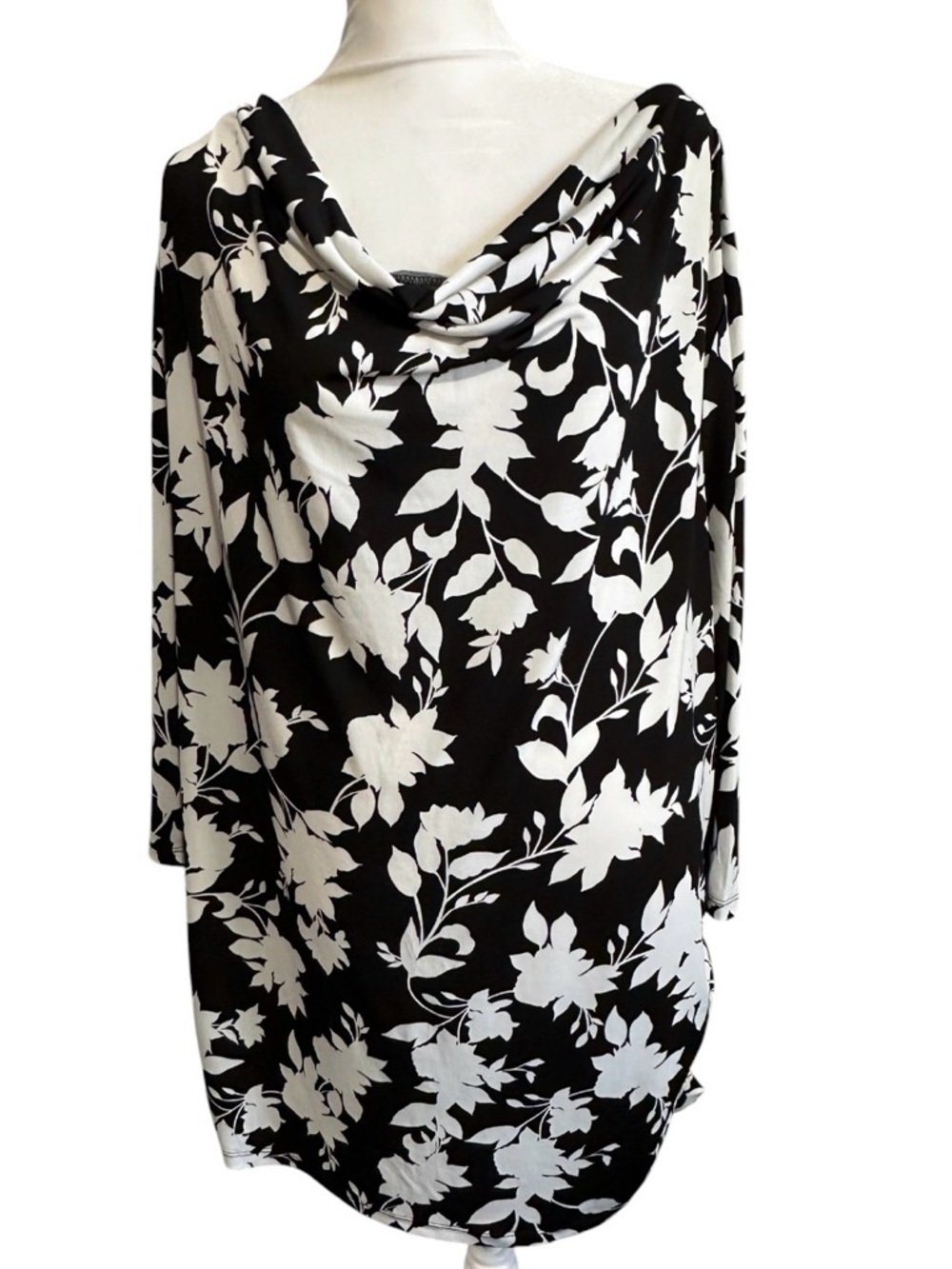 Lane Bryant Black & White Floral Cowl Neck Tunic Top size 18/20